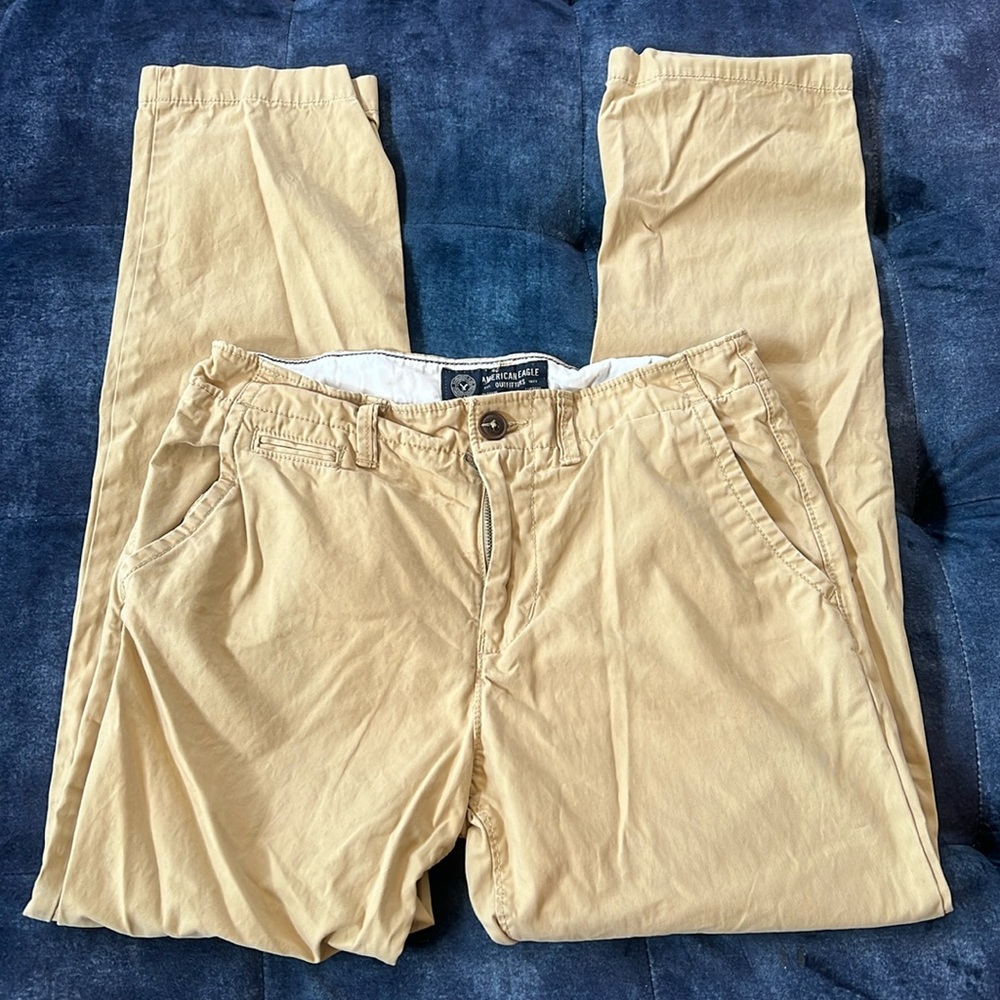 Men’s American eagle khaki pants, original straight leg